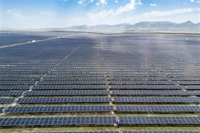2. Mol Gréine $200M 2.5GW: Comhpháirtí Alfa Solar & Astroenergy Europe i Balı...